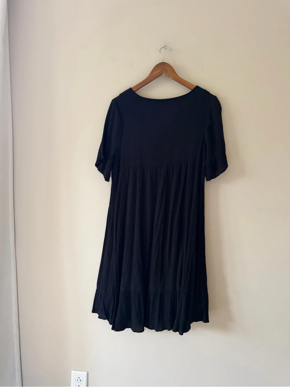 Isabel Maternity by Ingrid & Isabel Black Short-Sleeve Swing Tunic Midi Dress
